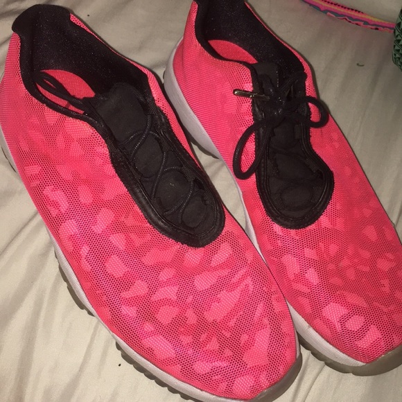 Men’s Jordan’s - Picture 3 of 3